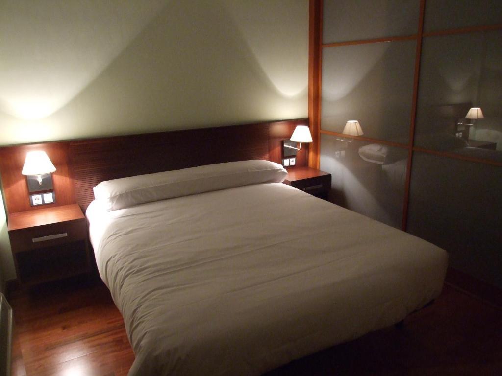 Roca Nevada Resort Villanúa Habitación foto